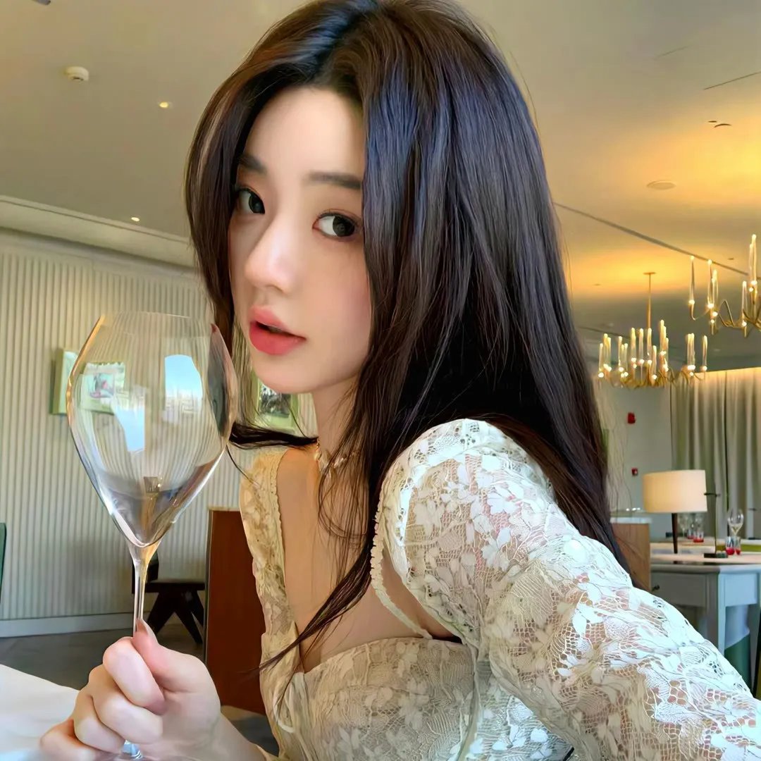 红十字背后